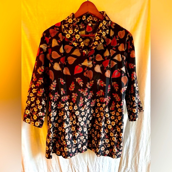 Women’s blouse with hearts - Picture 7 of 7